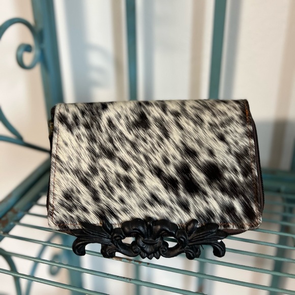 handmade Handbags - Amazing Hide-on Rustic Leather Zip around Wallet New Card Holder Black White